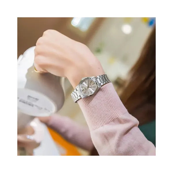 Casio LTP-1183A-7A női karóra, 28 mm, ezüst, nemesacél, kvarc, dátum, WR50