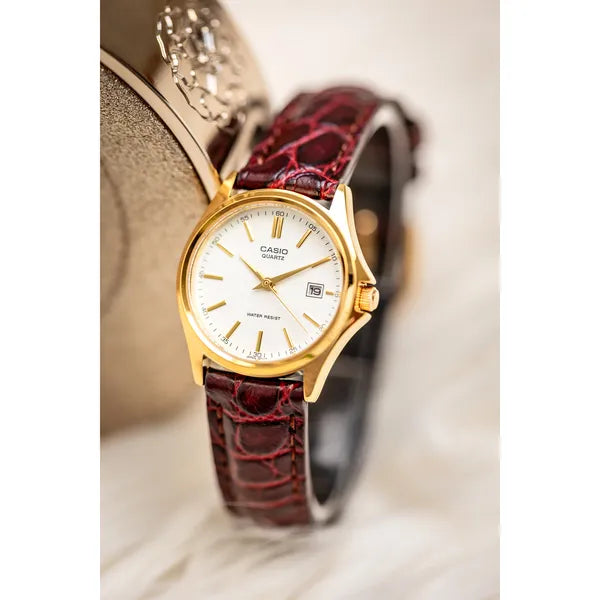 Casio női karóra LTP-1183Q-7A, aranytok, fehér számlap, barna bőr, dátum, WR30