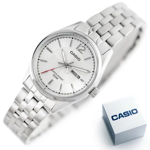 Casio LTP-1335D-7A női karóra, ezüst számlap, acél szíj, WR50, dátum, díszdoboz