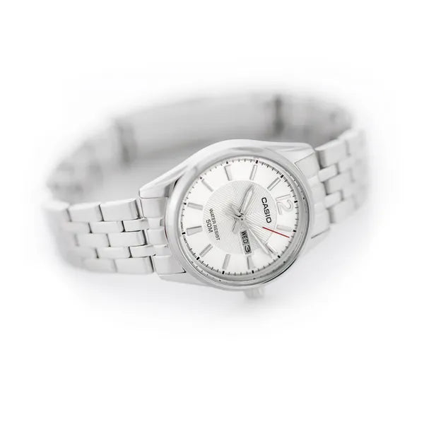 Casio LTP-1335D-7A női karóra, ezüst számlap, acél szíj, WR50, dátum, díszdoboz