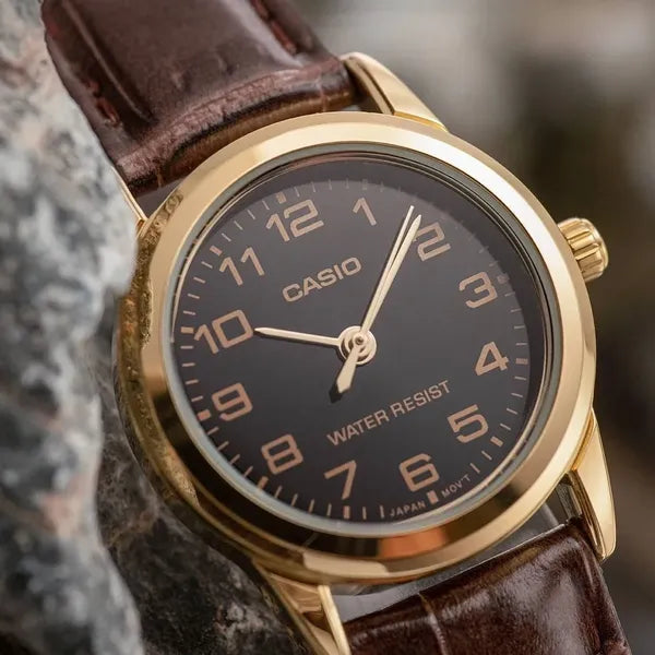 Casio LTP-V001GL-1B női karóra, arany tok, fekete számlap, bőrszíj + doboz