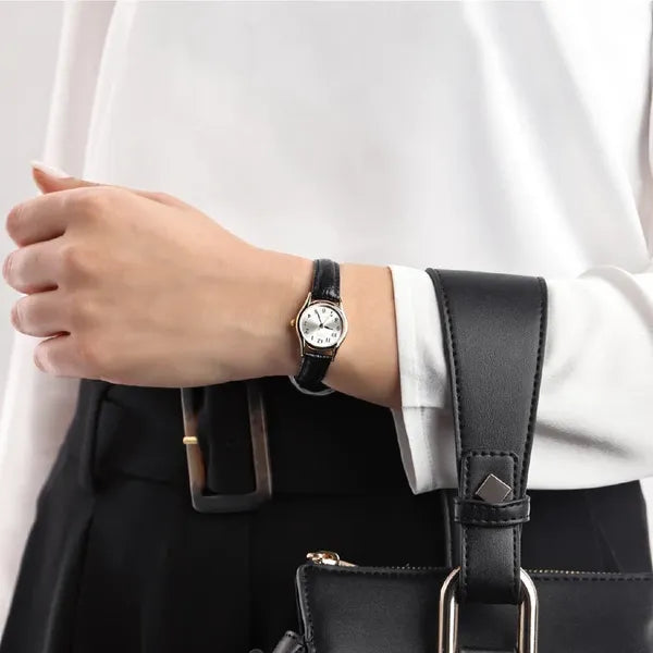 Casio LTP-V001L-7B női karóra, 24 mm, kvarc, fekete bőrszíj, WR30, díszdobozzal