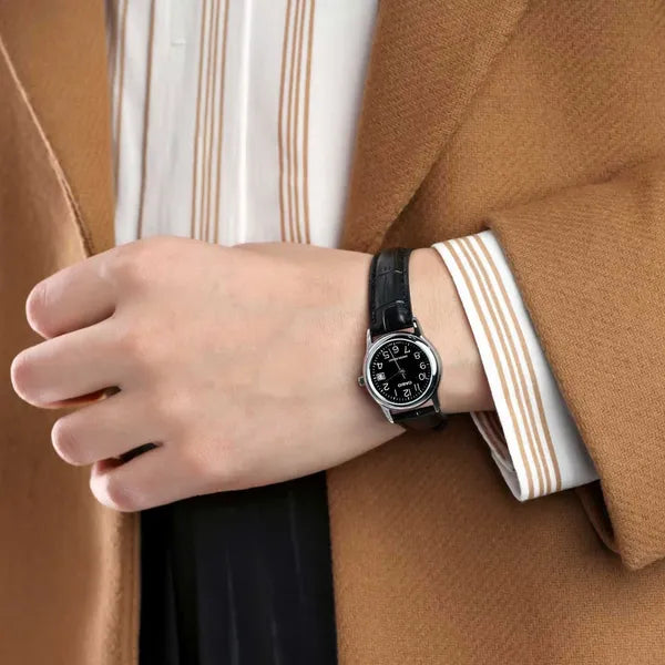 Casio női karóra LTP-V002L-1B, fekete számlap, bőr szíj, WR30, díszdoboz