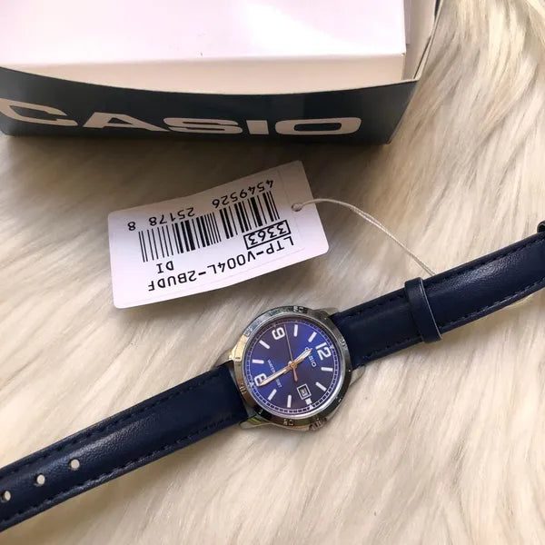 Casio LTP-V004L-2B női karóra, sötétkék bőr szíj, ezüst tok, 35 mm, WR30
