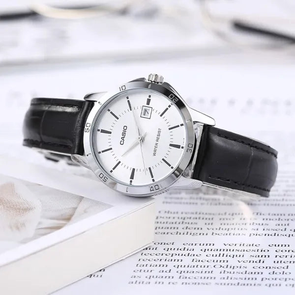 Casio LTP-V004L-7A női kvarc karóra, 30 mm, WR30, fekete bőrszíj, dátum
