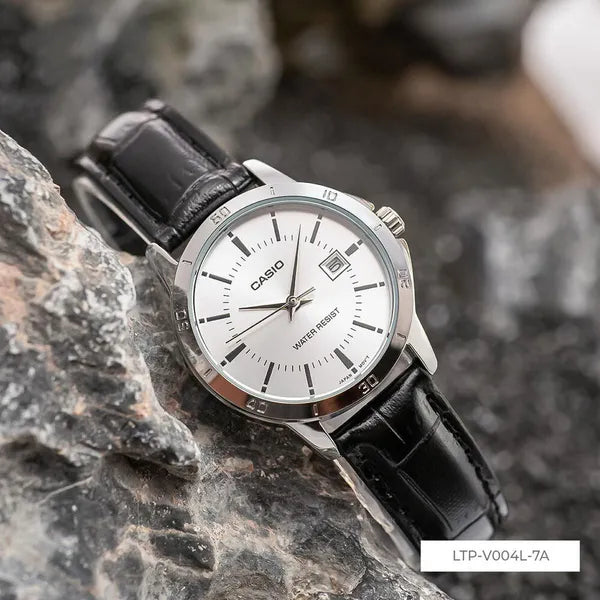 Casio LTP-V004L-7A női kvarc karóra, 30 mm, WR30, fekete bőrszíj, dátum