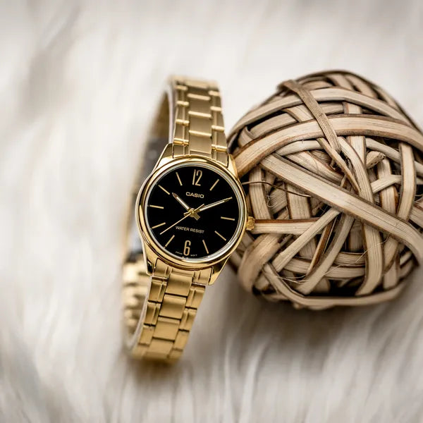 Casio LTP-V005G-1B női karóra, arany acél, fekete számlap, dátum, WR30