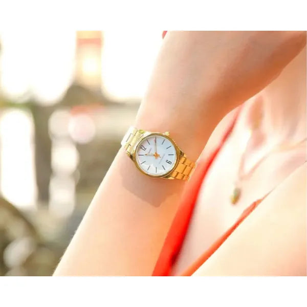 Casio LTP-V005G-7B női karóra arany acél, fehér számlap, WR30 28 mm