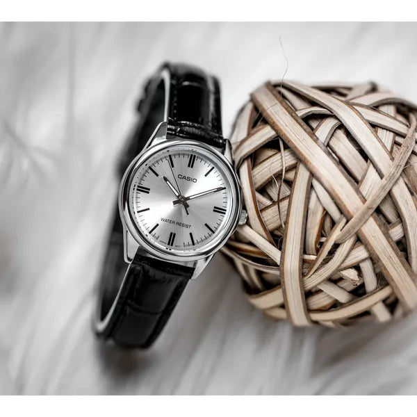 Casio női karóra LTP-V005L-7A, 28 mm, bőr szíj, WR30, kvarc + díszdoboz