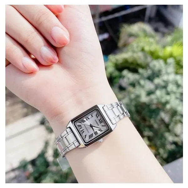 Casio LTP-V007D-7B női karóra, ezüst, acél szíj, 31 mm, WR30 + díszdoboz