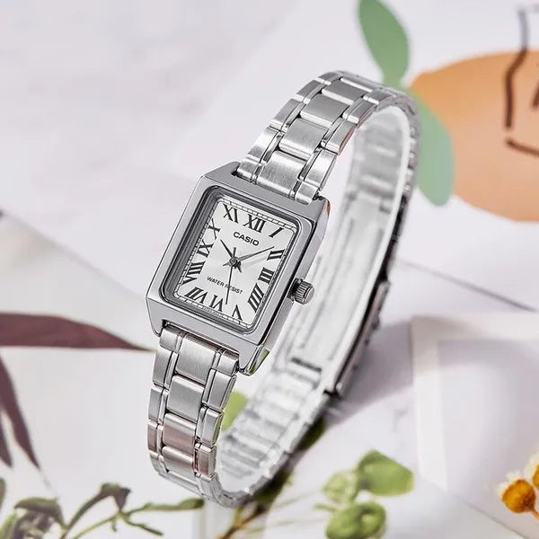 Casio LTP-V007D-7B női karóra, ezüst, acél szíj, 31 mm, WR30 + díszdoboz