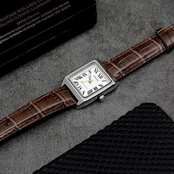 Casio LTP-V007L-7B2 női karóra, ezüst téglalap tok 31mm, bőr szíj, fehér számlap