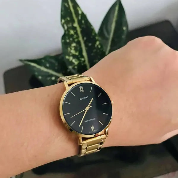 Casio LTP-VT01G-1B női karóra, arany acél, fekete számlap, 40 mm, WR30