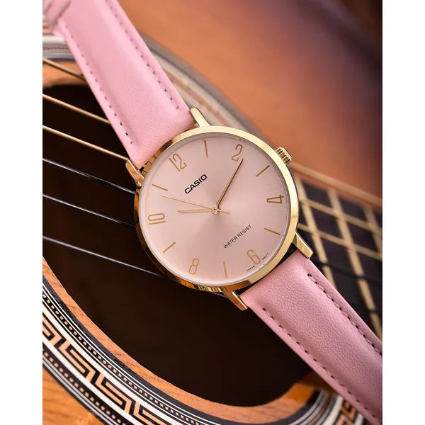 Casio LTP-VT01GL-4B női karóra, rózsaszín bőr, arany tok, kvarc, díszdoboz