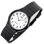 Casio MQ-24-7B3 férfi karóra, kvarc, 35 mm, fehér számlap, WR30, díszdoboz