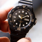 Casio MRW-200H-1E férfi kvarc karóra, 44 mm, WR100, fekete, dátumos