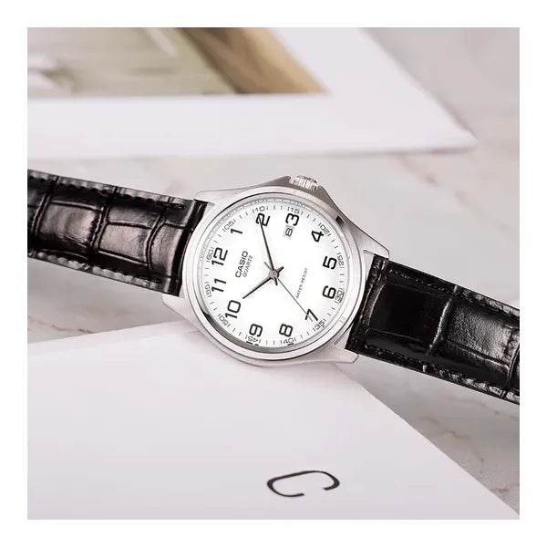 Casio MTP-1183E-7B férfi karóra, bőr szíj, fehér számlap, WR30, 39 mm