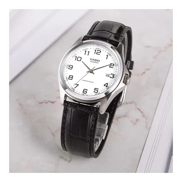Casio MTP-1183E-7B férfi karóra, bőr szíj, fehér számlap, WR30, 39 mm