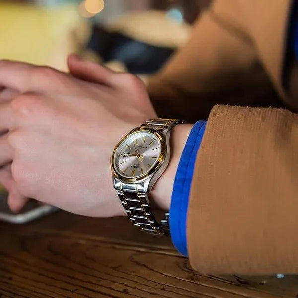 Casio MTP-1183G-7A férfi karóra, két tónusú nemesacél, 39 mm, dátum, WR30