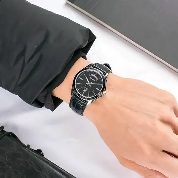 Casio MTP-1370L-1A férfi karóra, kvarc, fekete számlap, bőr szíj, WR50
