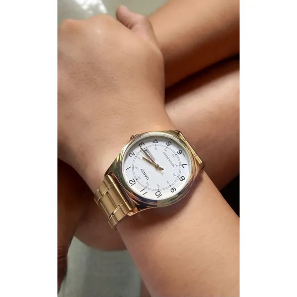 Casio MTP-V006G-7B férfi karóra, arany acélszíj, fehér számlap, WR30, dátum