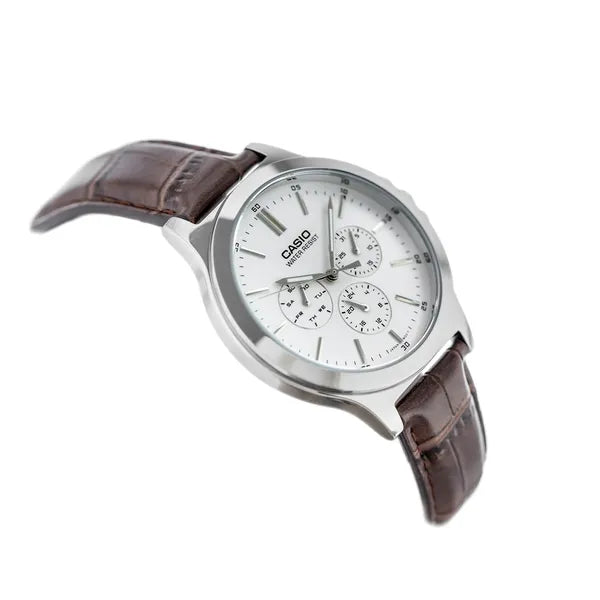Casio MTP‑V300L‑7A férfi karóra, 41 mm, ezüst számlap, barna bőrszíj, WR30