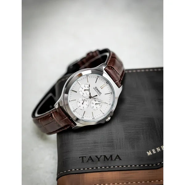 Casio MTP‑V300L‑7A férfi karóra, 41 mm, ezüst számlap, barna bőrszíj, WR30
