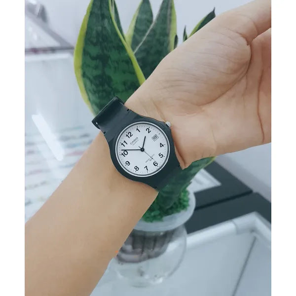 Uniszex Casio MW-59-7B karóra, WR50, dátum, fekete szíj, díszdobozzal