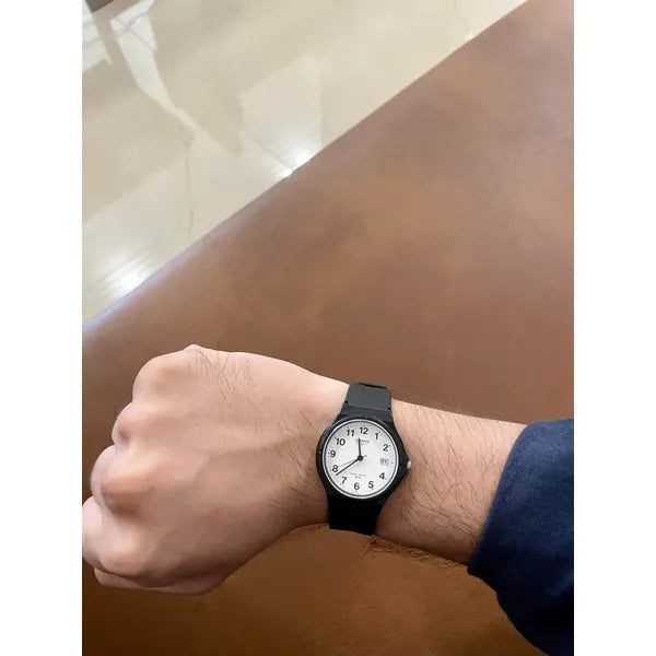 Uniszex Casio MW-59-7B karóra, WR50, dátum, fekete szíj, díszdobozzal