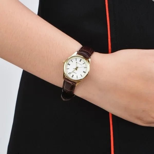 Casio LTP-V005GL-7A női karóra, aranytok, barna bőrszíj, fehér számlap, WR30