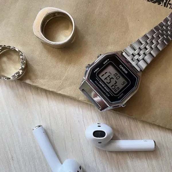 Casio Vintage LA680WA-1 női digitális karóra, ezüst acél, WR30, doboz