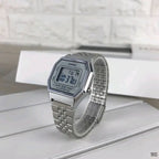 Casio LA680WA-7 női digitális karóra, ezüst, acél szíj, WR30, díszdoboz