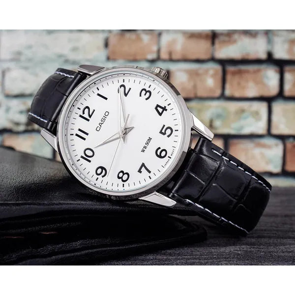 Casio MTP-1303L-7BVDF férfi karóra, bőrszíj, 40 mm, WR50, fehér számlap