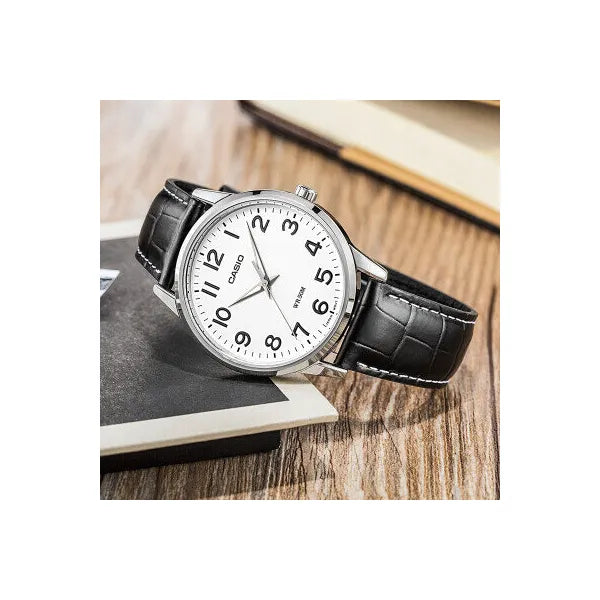 Casio MTP-1303L-7BVDF férfi karóra, bőrszíj, 40 mm, WR50, fehér számlap
