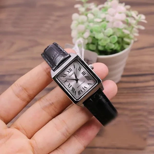 Casio LTP-V007L-7B1 női karóra, téglalap, fekete bőr szíj, ezüst, 30 m vízálló