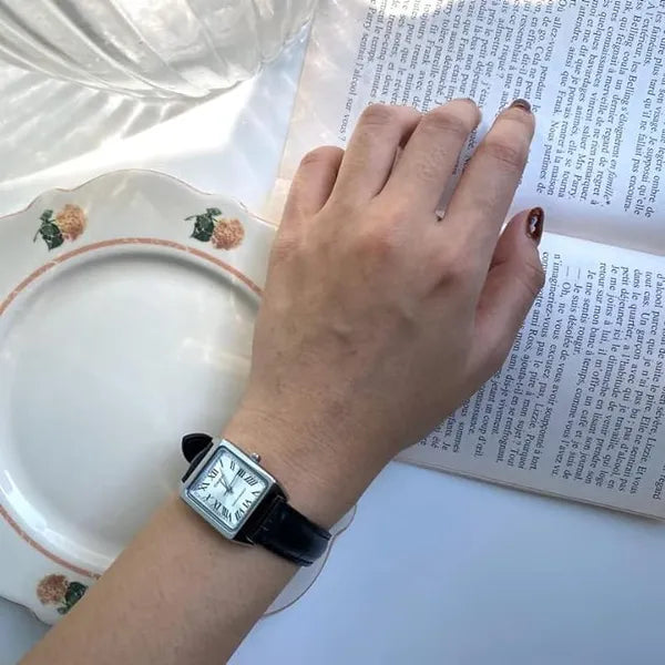 Casio LTP-V007L-7B1 női karóra, téglalap, fekete bőr szíj, ezüst, 30 m vízálló