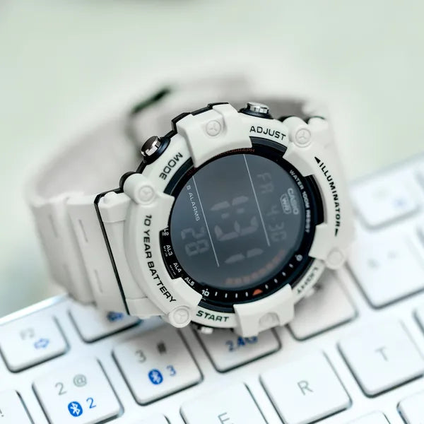 Casio AE-1500WH-8B2 férfi digitális karóra, WR100, fehér, 51 mm