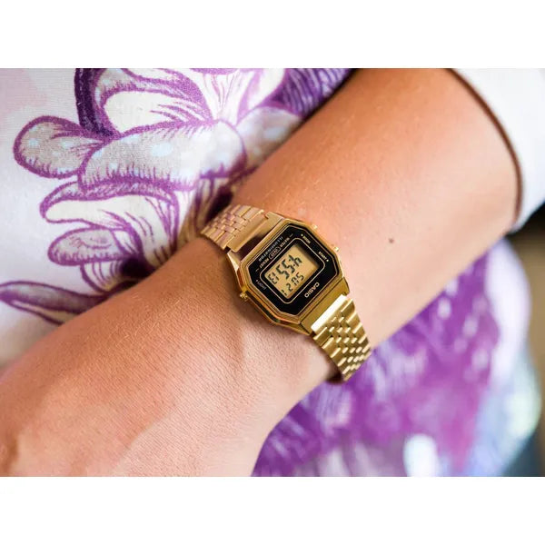 Casio Vintage LA680WEGA-1ER női karóra, arany, digitális, WR30, díszdoboz