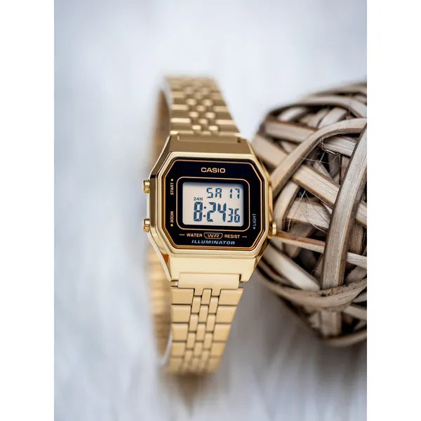 Casio Vintage LA680WEGA-1ER női karóra, arany, digitális, WR30, díszdoboz