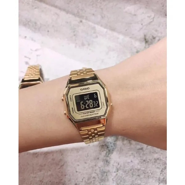 Casio Vintage LA680WGA-9B női digitális karóra, arany, WR30