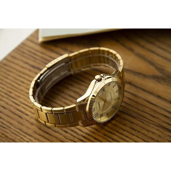 Casio MTP-V004G-9B férfi arany rozsdamentes acél karóra, 42 mm, WR30