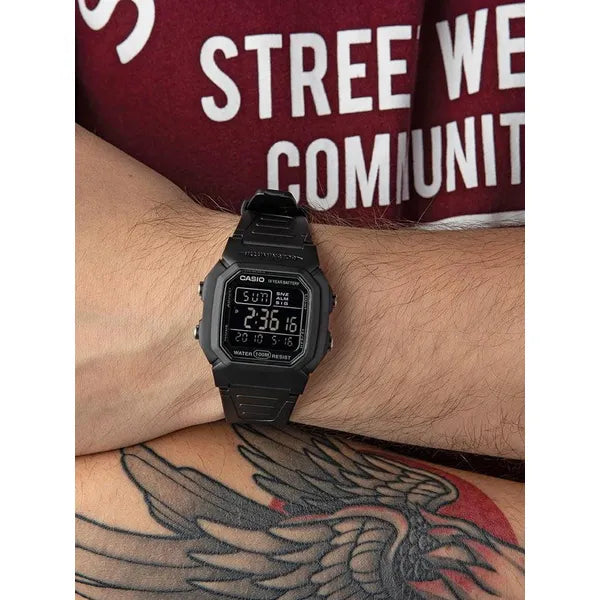 Casio W-800H-1BVES férfi digitális óra, 100 m vízálló, 10 év elem, fekete