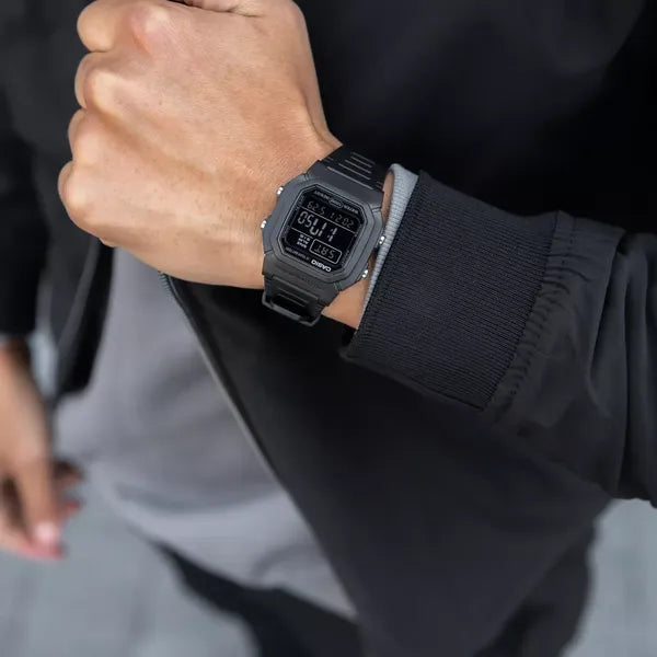 Casio W-800H-1BVES férfi digitális óra, 100 m vízálló, 10 év elem, fekete