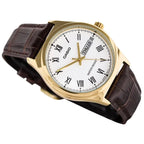 Casio férfi kvarc karóra, aranytok, fehér számlap, barna bőr szíj, WR30, dátum