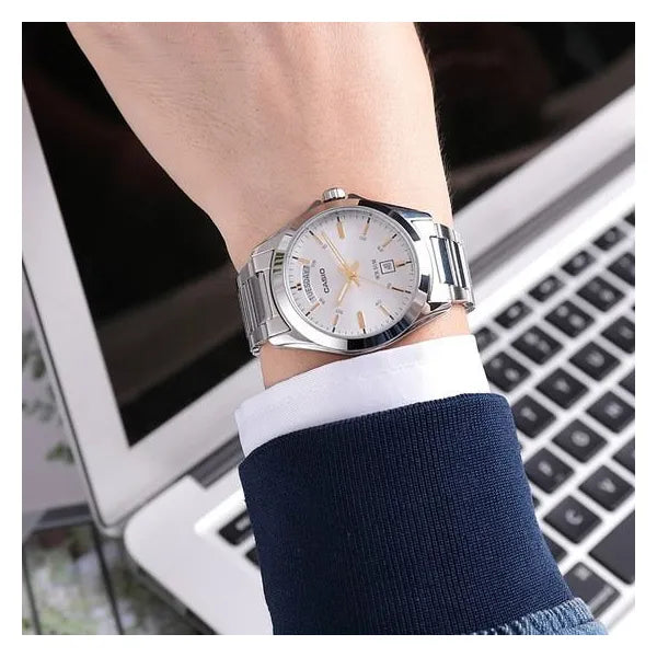 Casio MTP-1370D-7A2V férfi karóra, acél szíj, ezüst számlap, WR50, kvarc