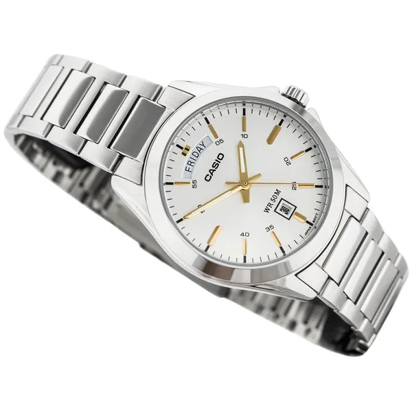 Casio MTP-1370D-7A2V férfi karóra, acél szíj, ezüst számlap, WR50, kvarc