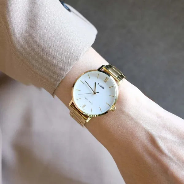 Casio LTP-VT01G-7BUDF női karóra, arany nemesacél, fehér számlap, 40 mm