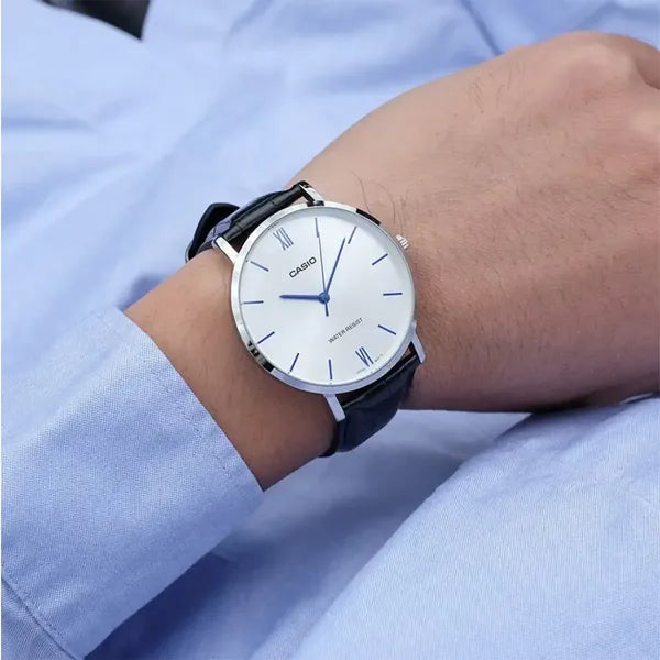 Casio MTP-VT01L-7B1 férfi karóra, 40 mm, ezüst számlap, fekete bőrszíj, WR30