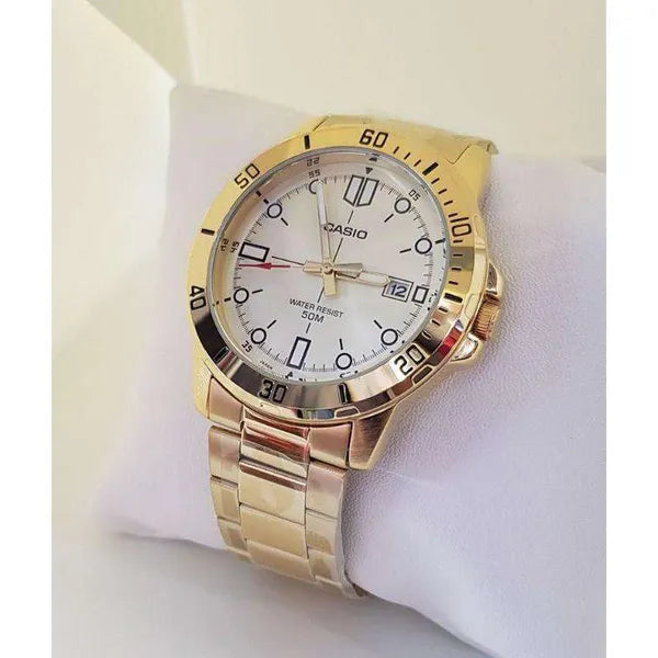 Casio MTP-VD01G-9E férfi karóra, arany, kvarc, acél szíj, WR50, díszdoboz