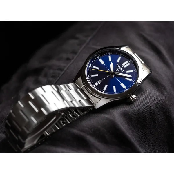 Casio MTP-VD02D-2E férfi karóra, acél szíj, kék számlap, dátum, 3 ATM
